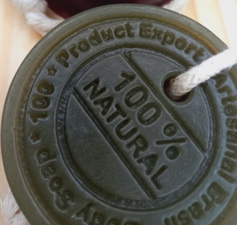 Sabonete glicerinado de alecrim, eucalipto, amêndoas e argila verde